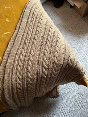 Simons Cable Knit Throw - Warm Camel